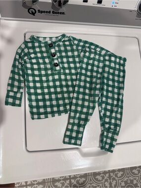 Gigi and Max infant green pajama set
